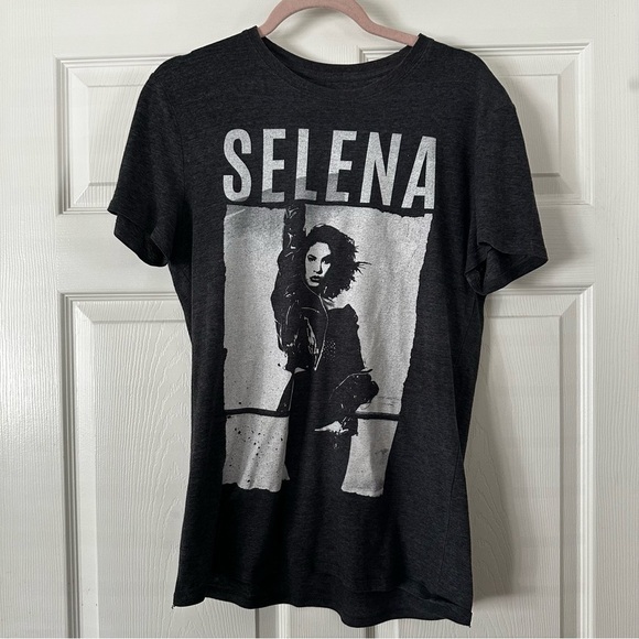 Selena Quintanilla Black Graphic Tee – Size Small - Picture 1 of 3